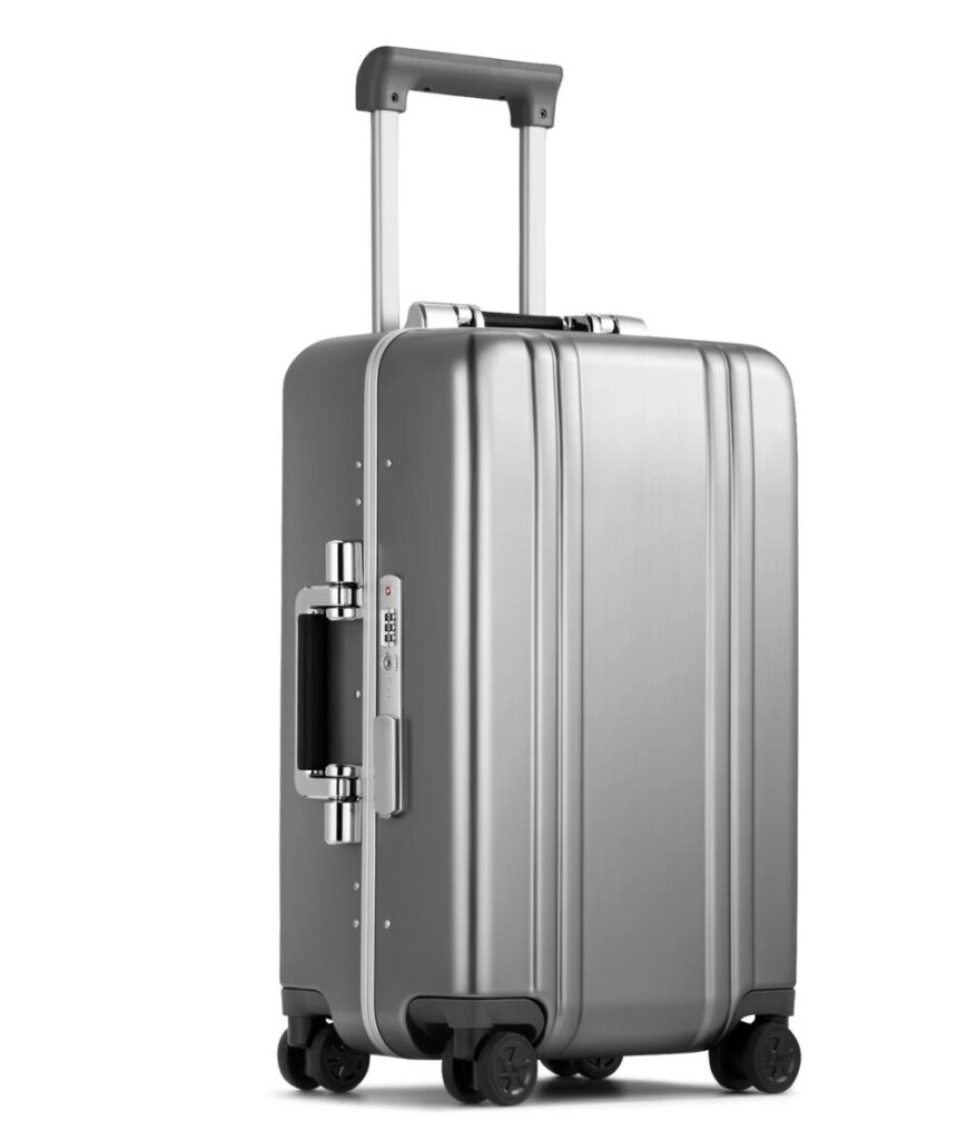 Classic Lightweight F | Carry-On Travel Case 32L